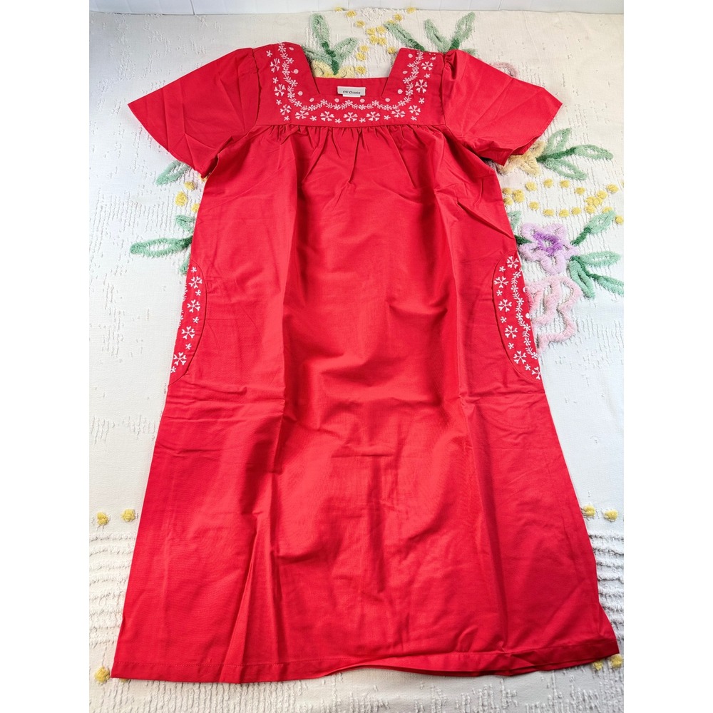 CW Classics Red Muumuu House Dress White Floral Embroidery Square Neck Pockets S